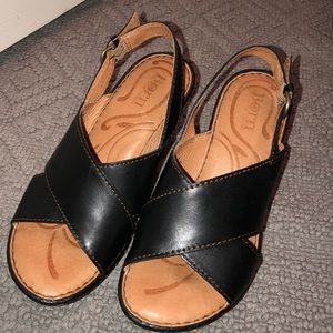 Born black sandal/ heel